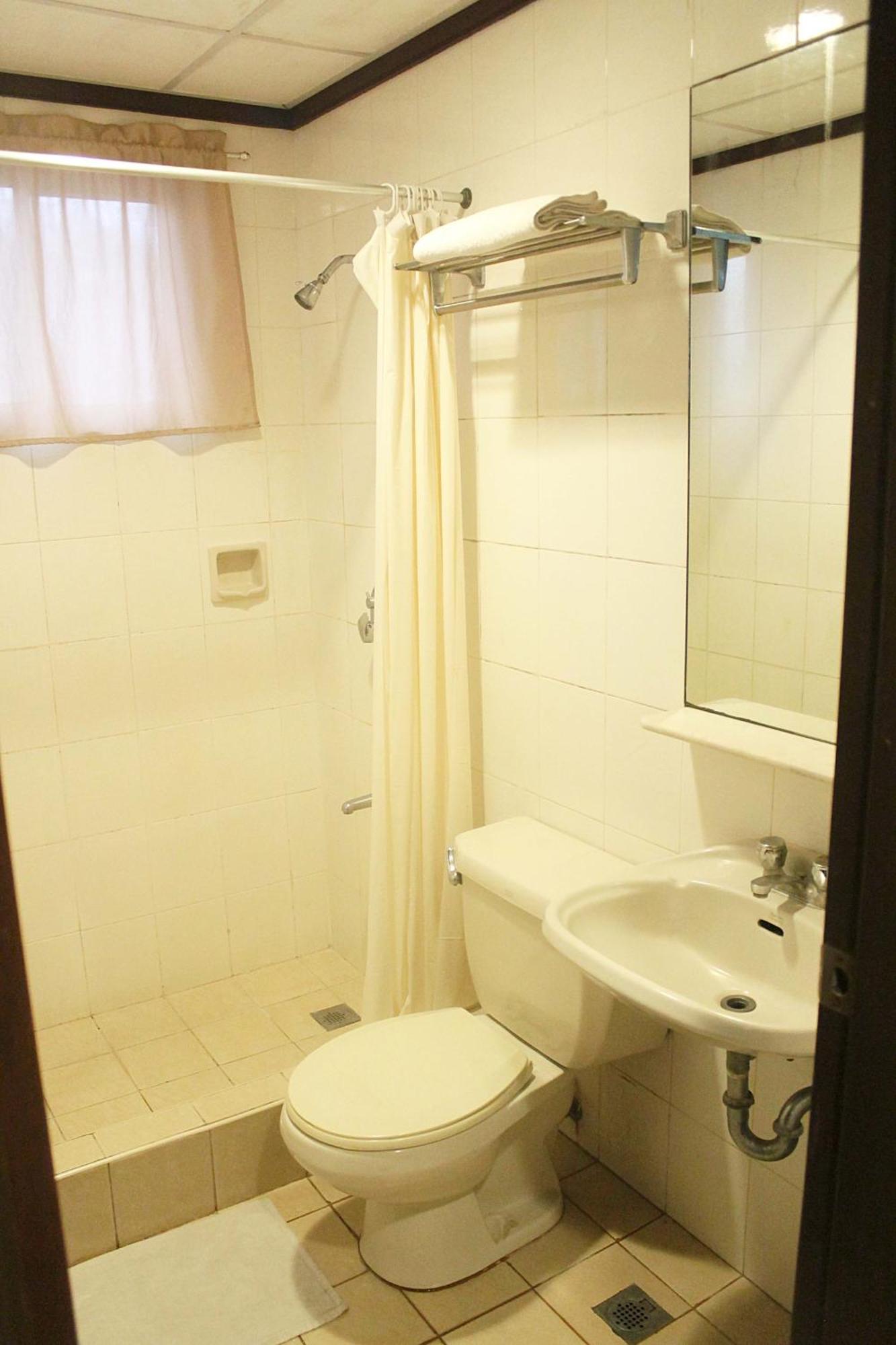 The Humbertos Hotel Davao Zewnętrze zdjęcie